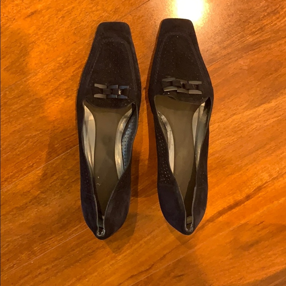 Authentic Stuart Weitzman Black Heels - image 4